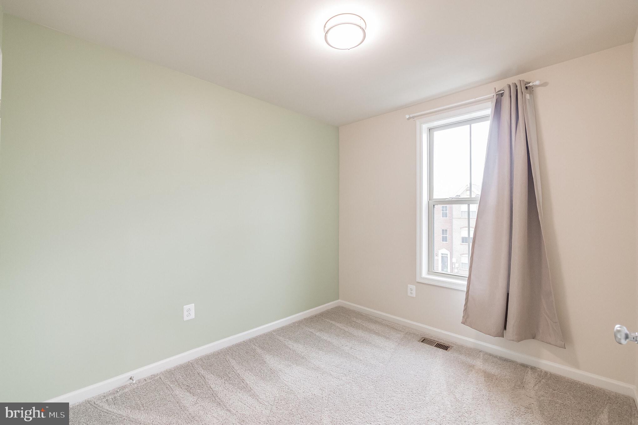 LANDSDALE - Residential Lease