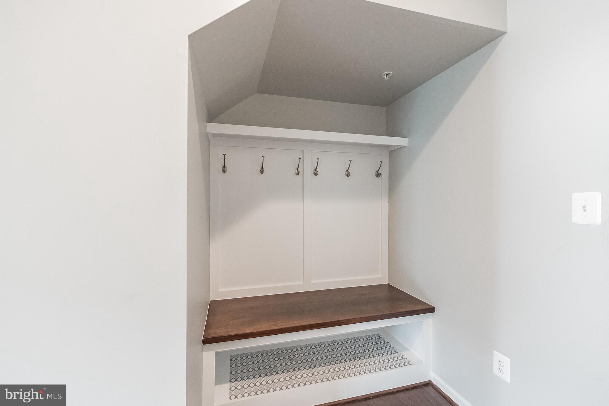 LANDSDALE - Residential Lease