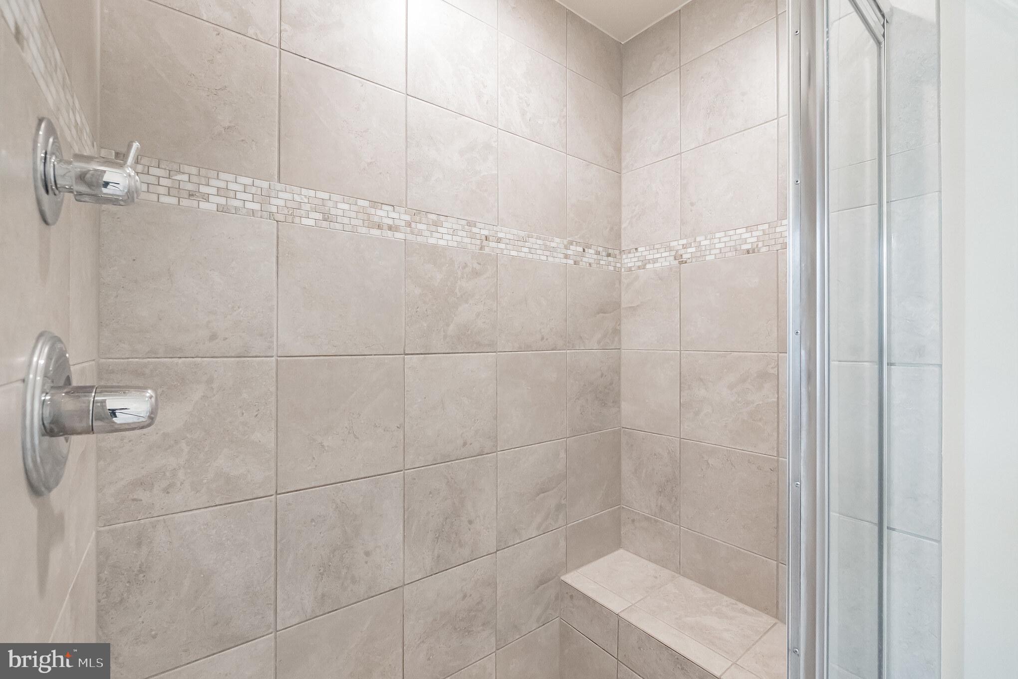 LANDSDALE - Residential Lease