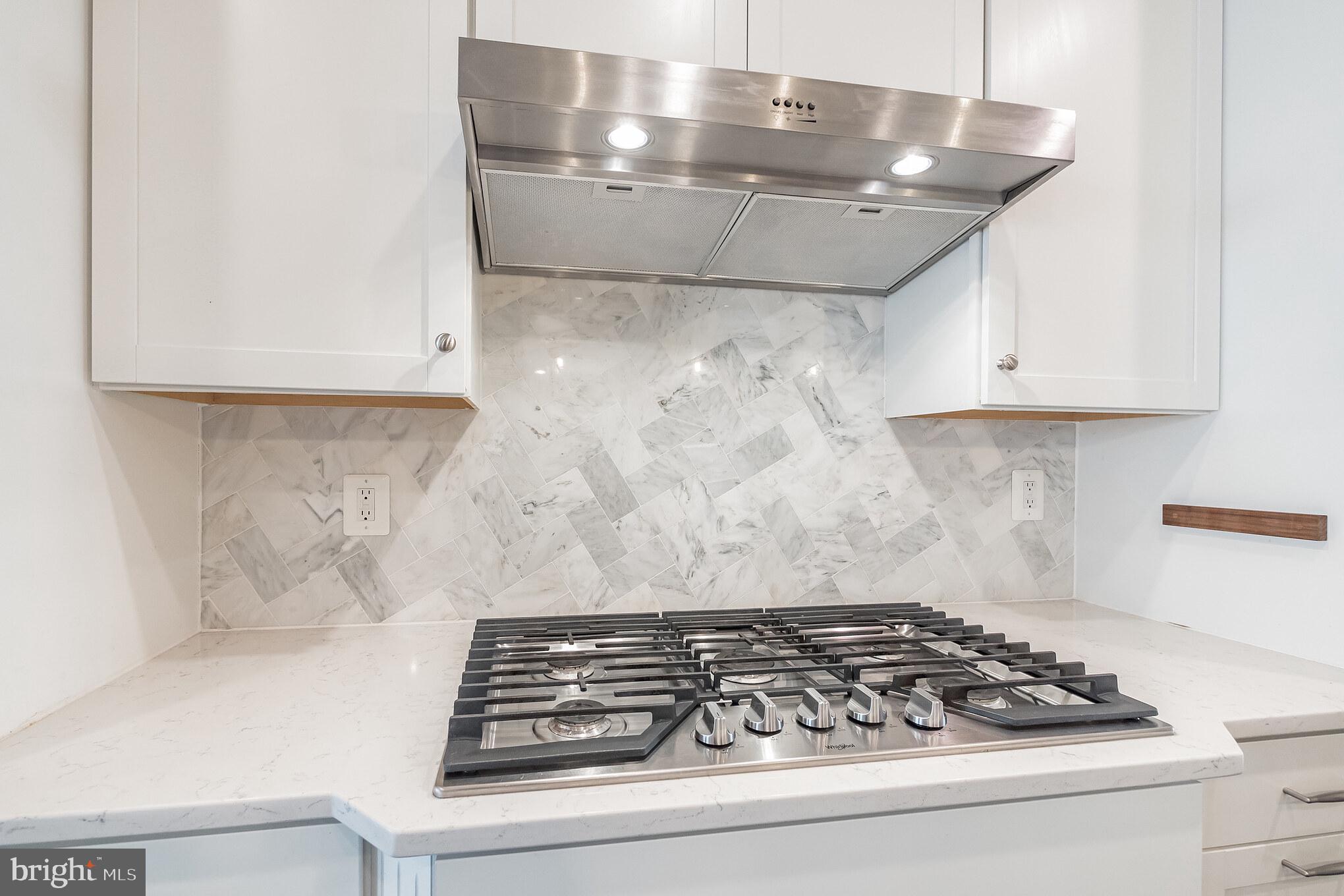 LANDSDALE - Residential Lease