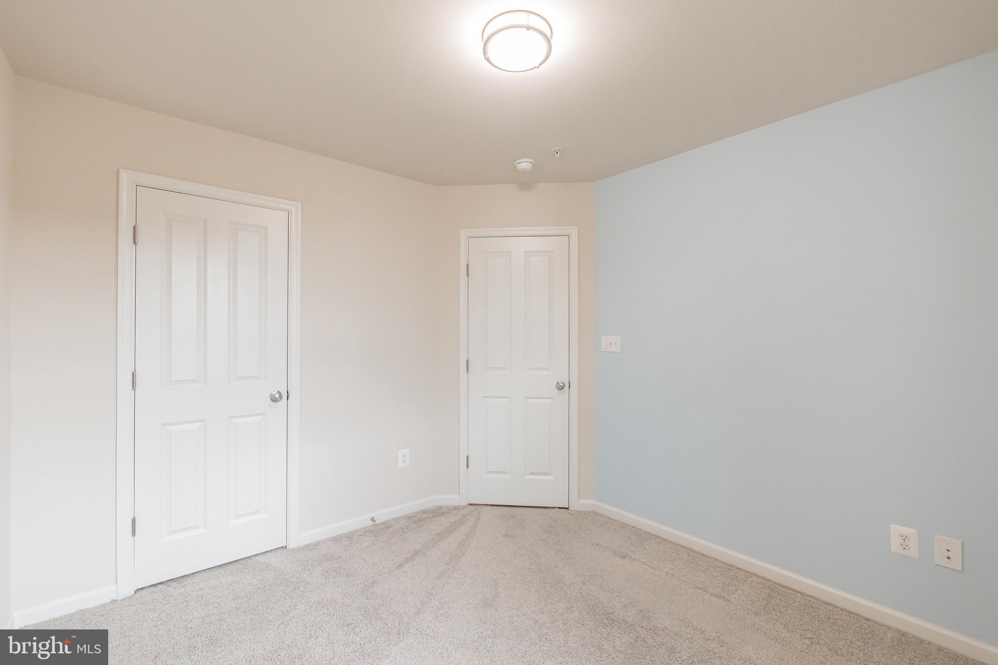 LANDSDALE - Residential Lease