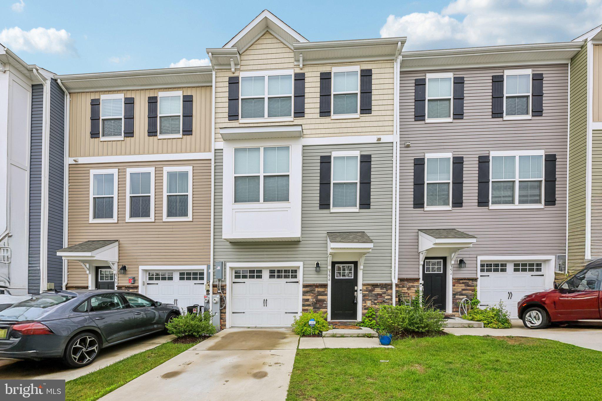 HYDE PARK OVERLOOK - Residential