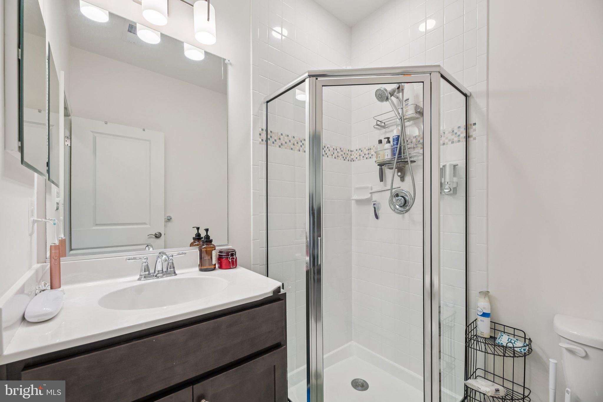 HYDE PARK OVERLOOK - Residential