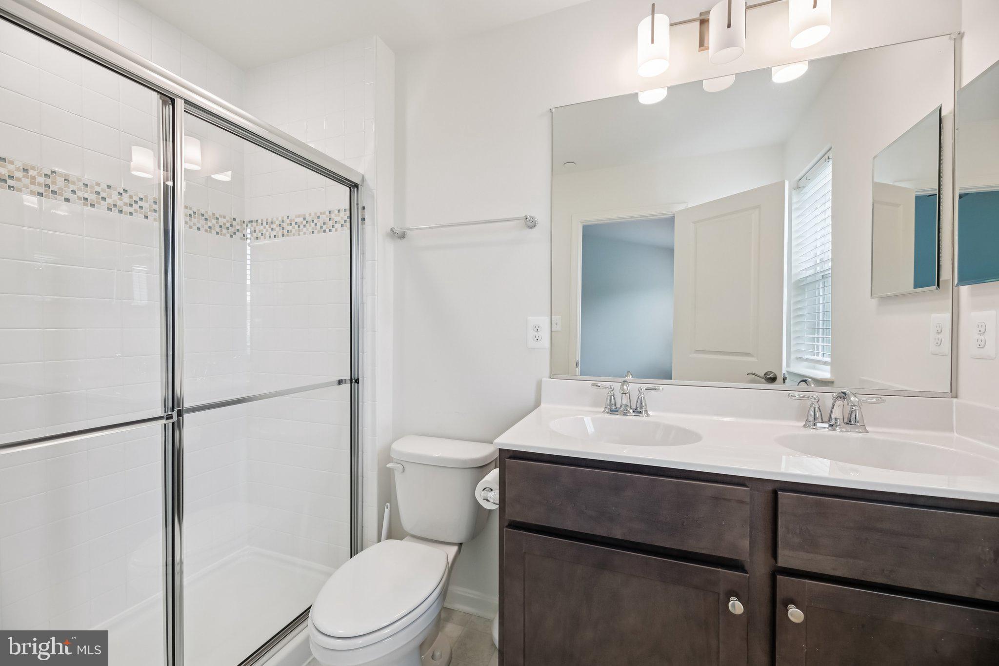 HYDE PARK OVERLOOK - Residential