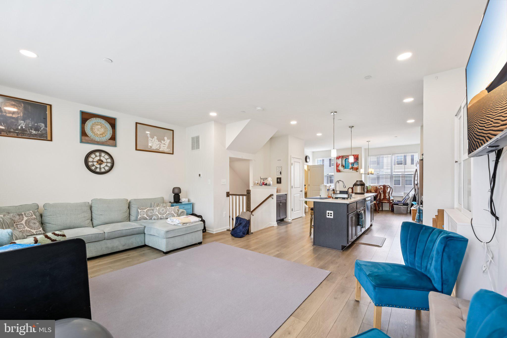 HYDE PARK OVERLOOK - Residential