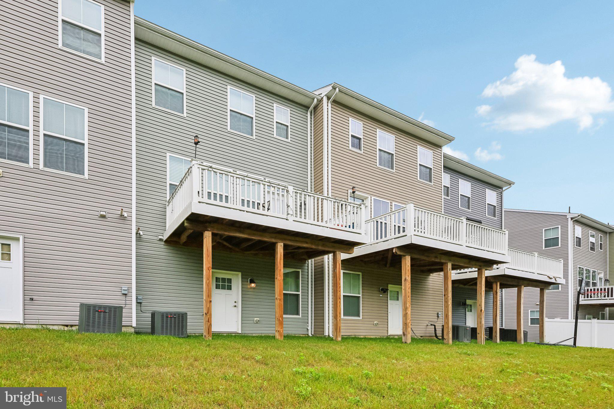 HYDE PARK OVERLOOK - Residential