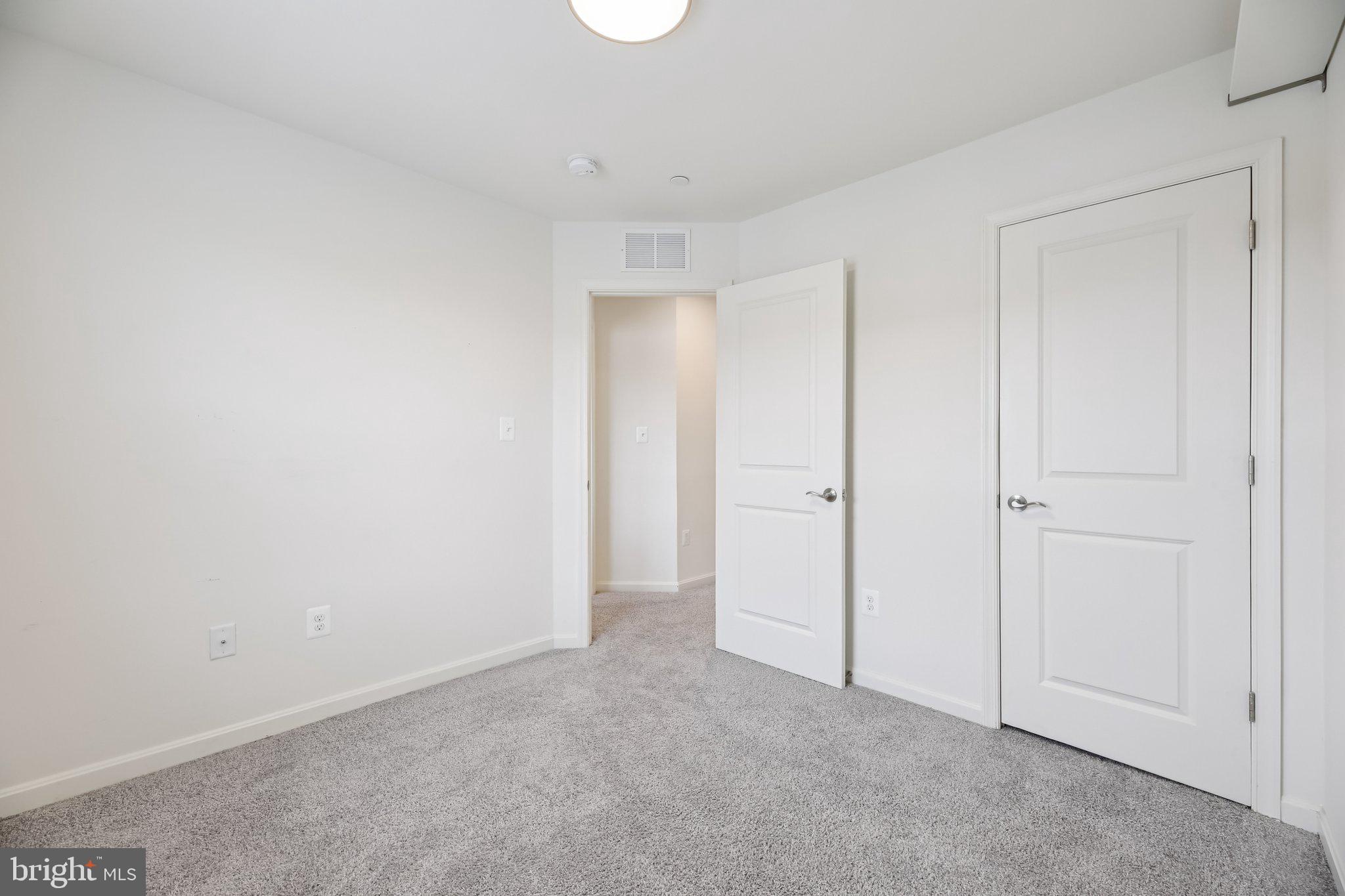 HYDE PARK OVERLOOK - Residential