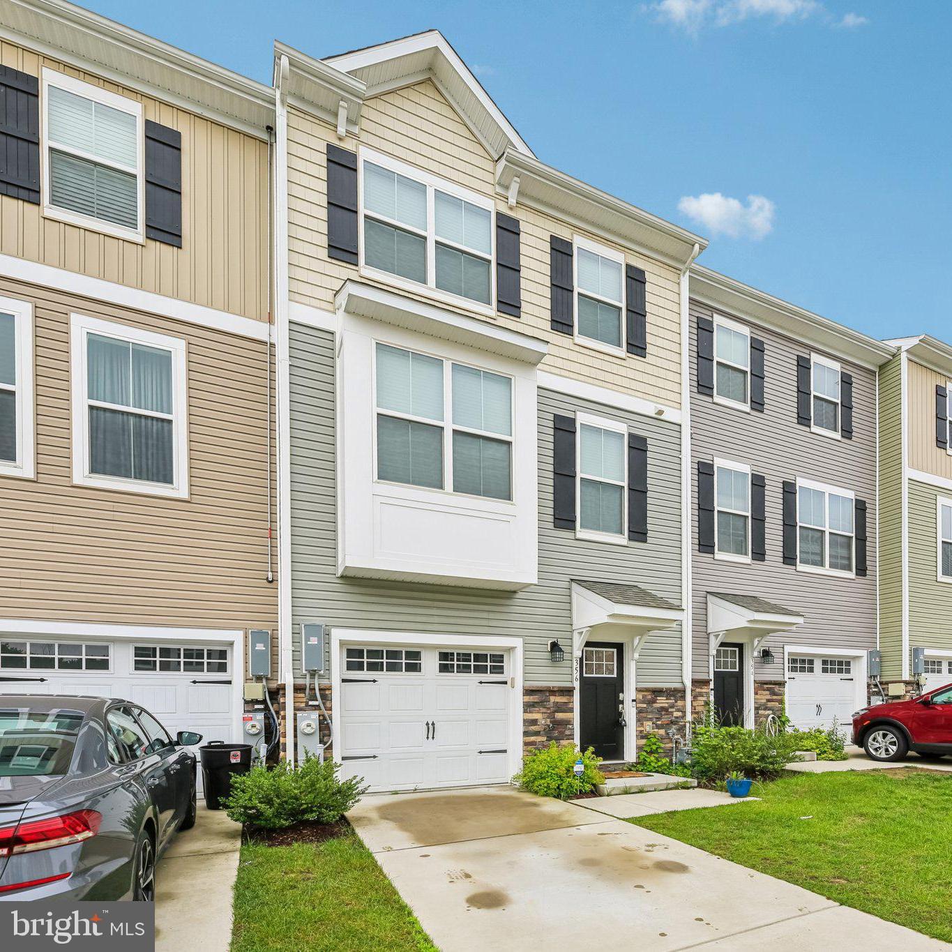 HYDE PARK OVERLOOK - Residential