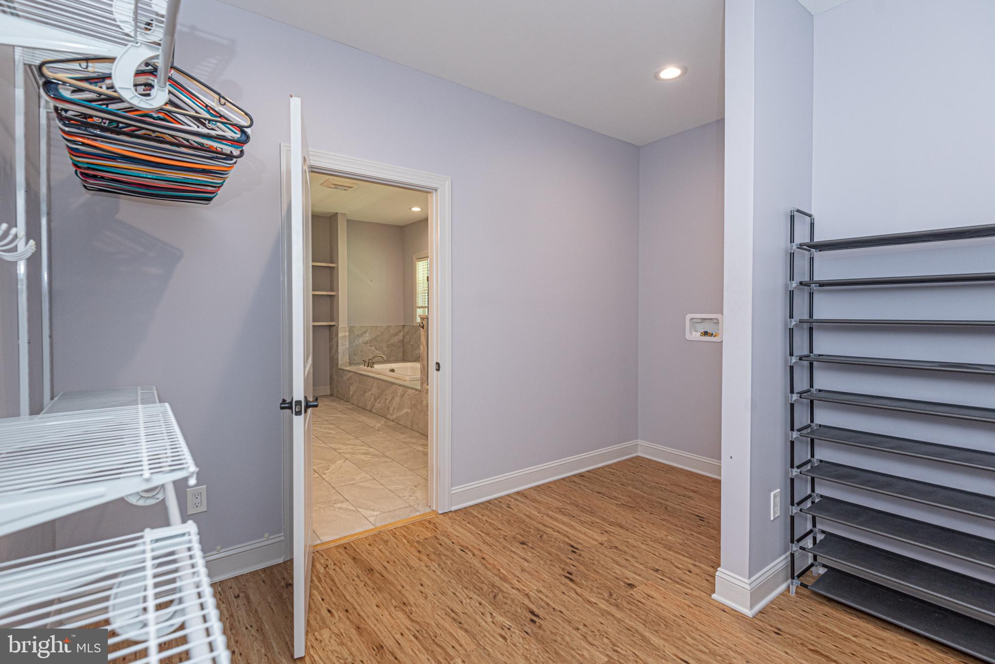 KINGSTON RIDGE - Residential
