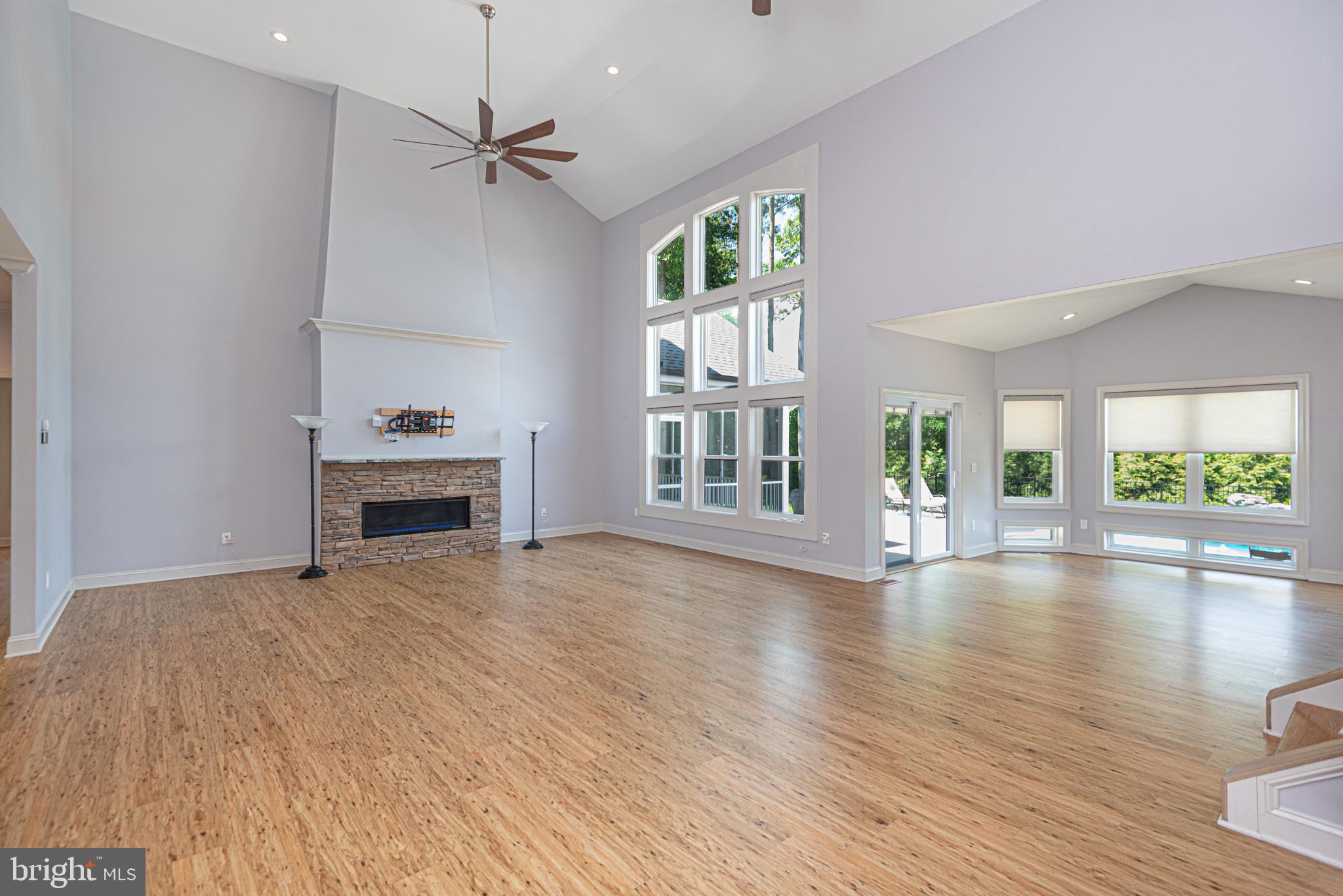 KINGSTON RIDGE - Residential