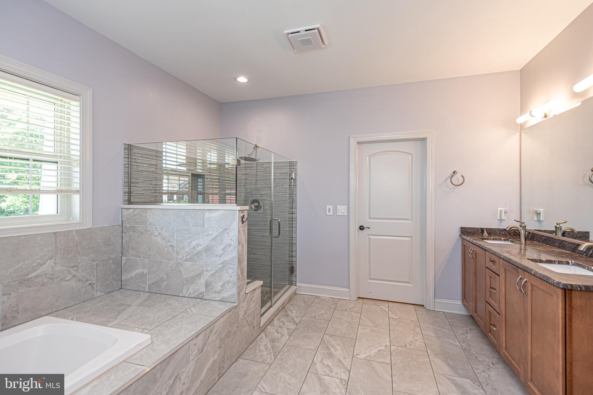 KINGSTON RIDGE - Residential