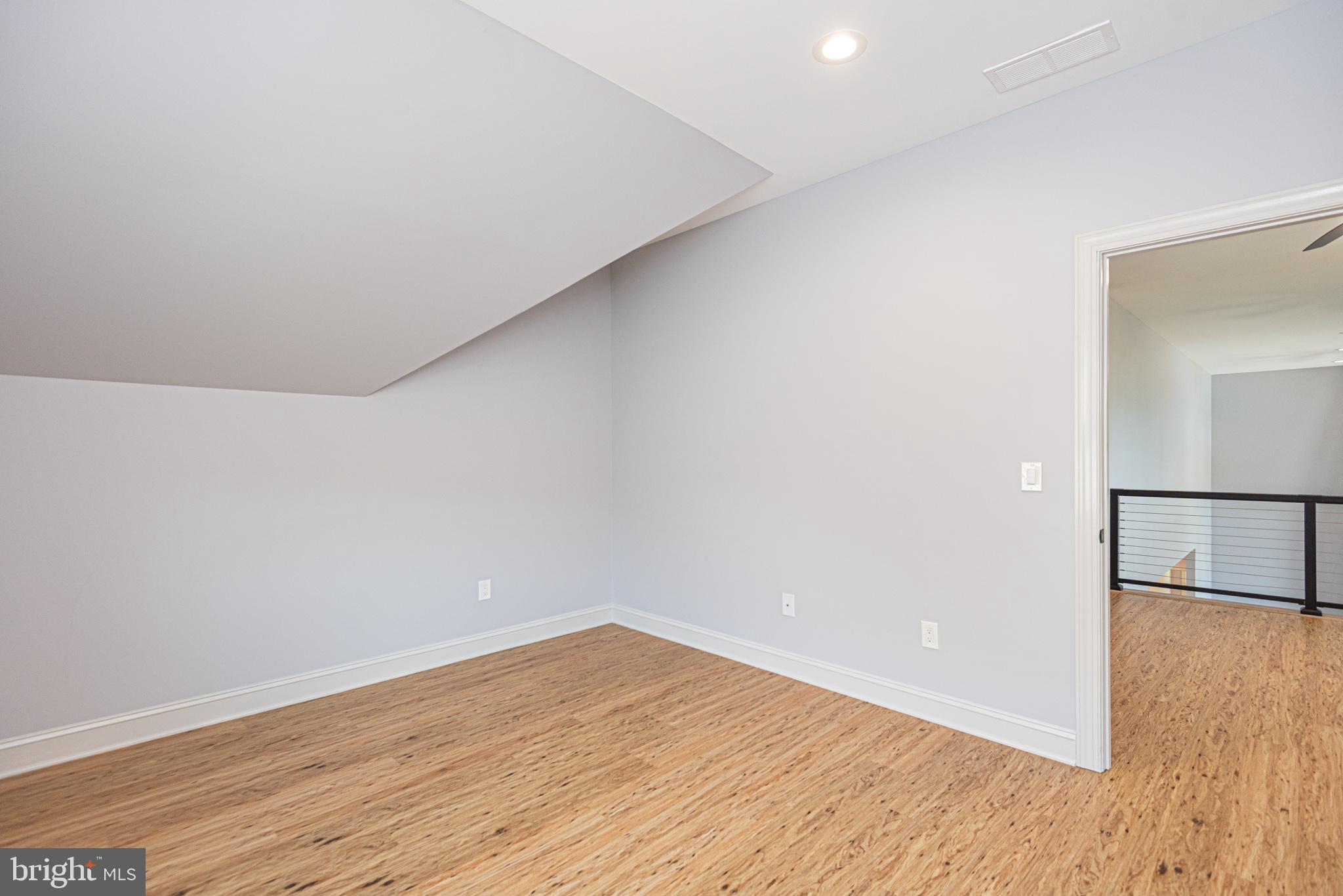 KINGSTON RIDGE - Residential