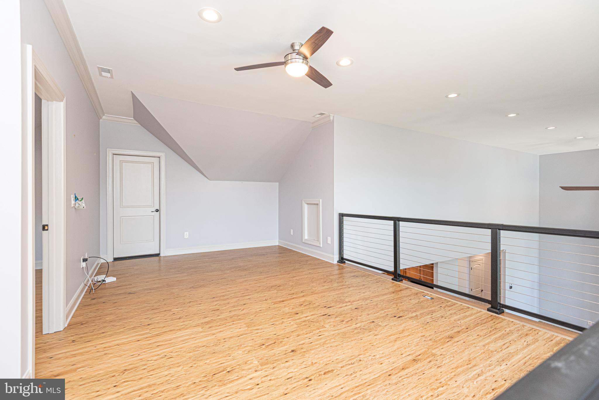 KINGSTON RIDGE - Residential