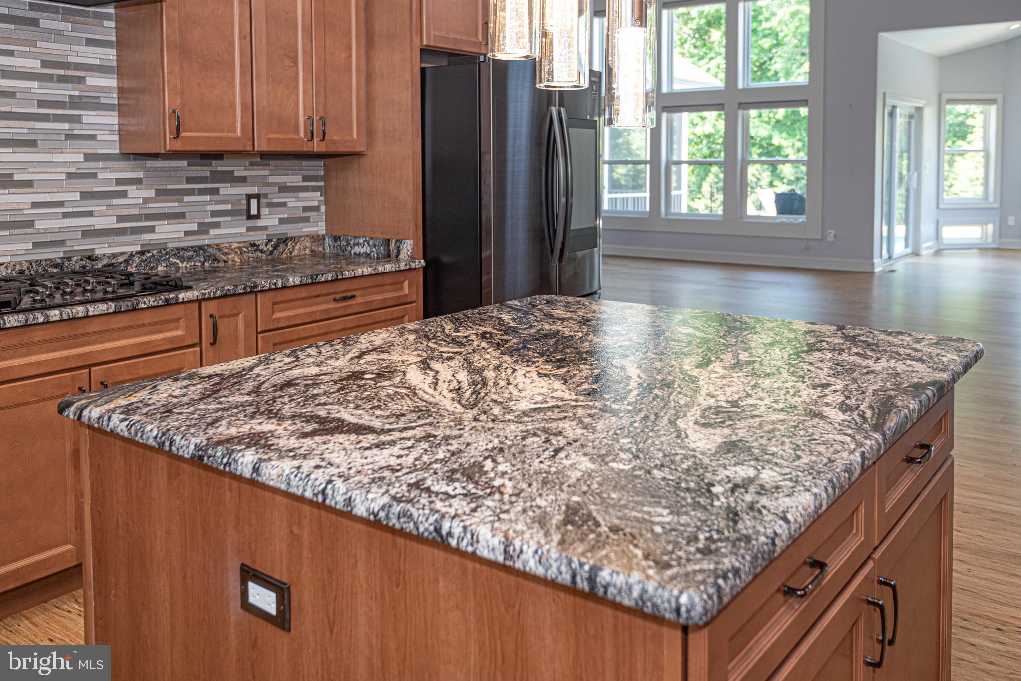 KINGSTON RIDGE - Residential