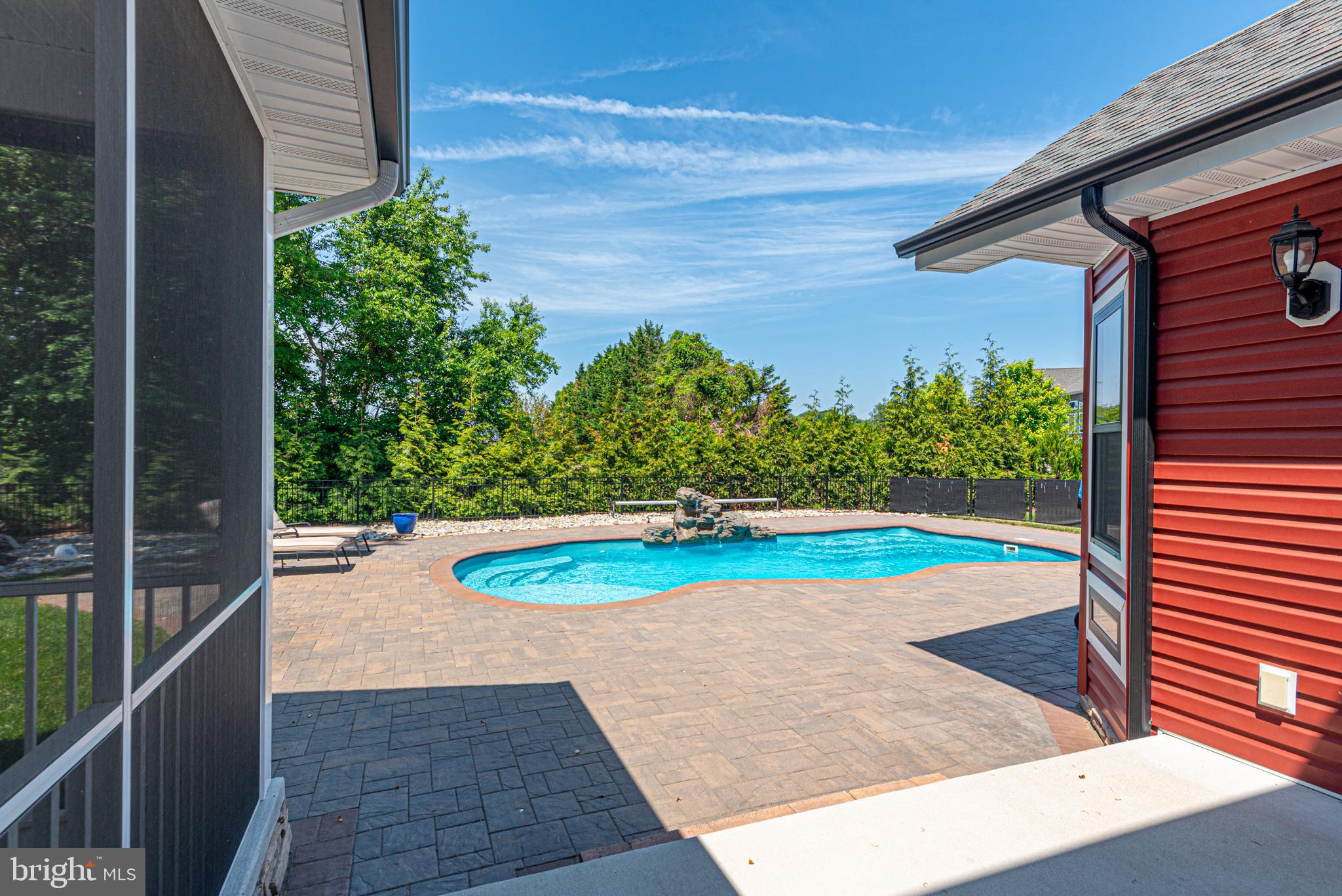 KINGSTON RIDGE - Residential