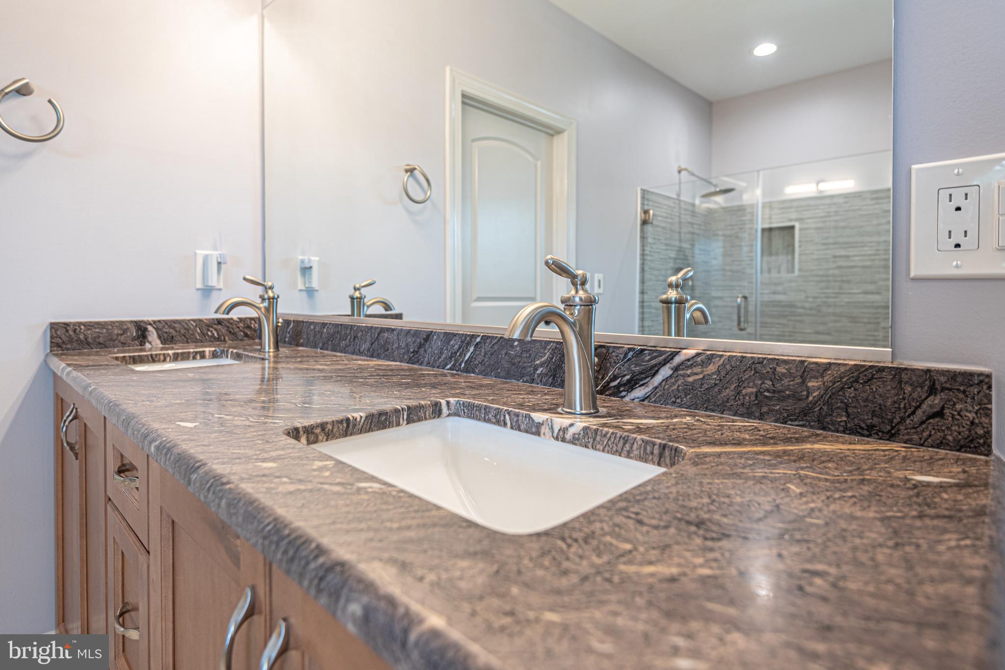 KINGSTON RIDGE - Residential