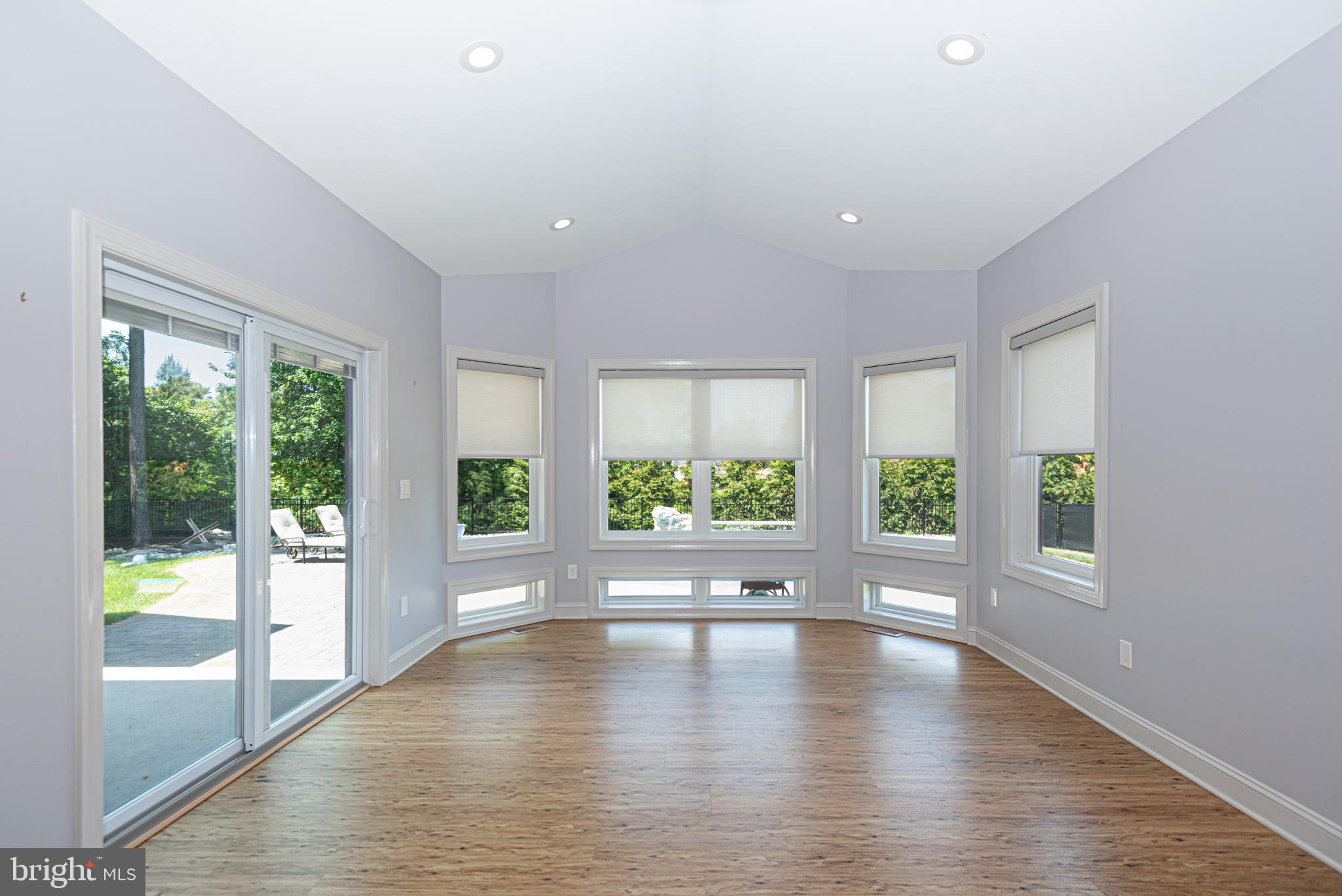 KINGSTON RIDGE - Residential
