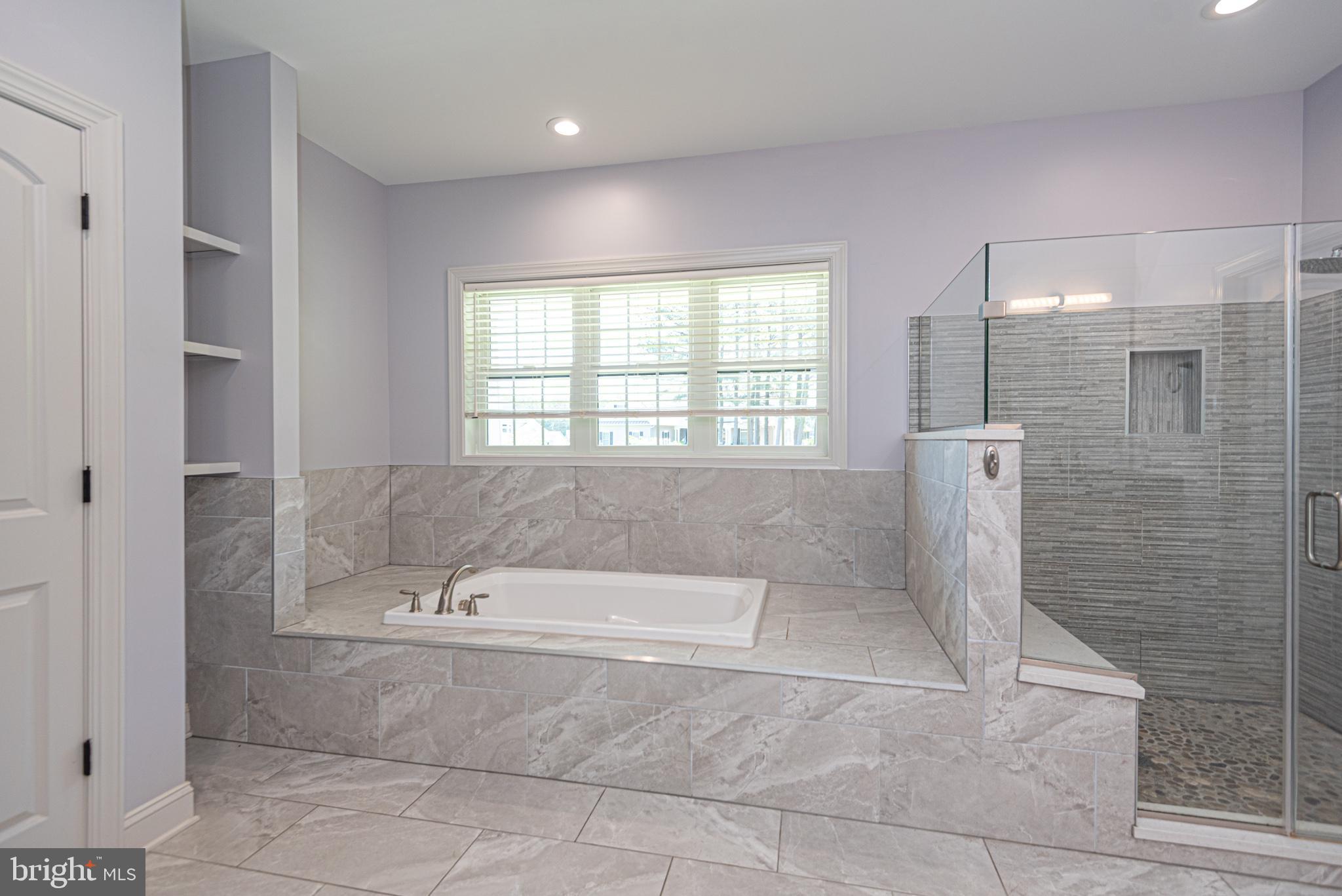 KINGSTON RIDGE - Residential