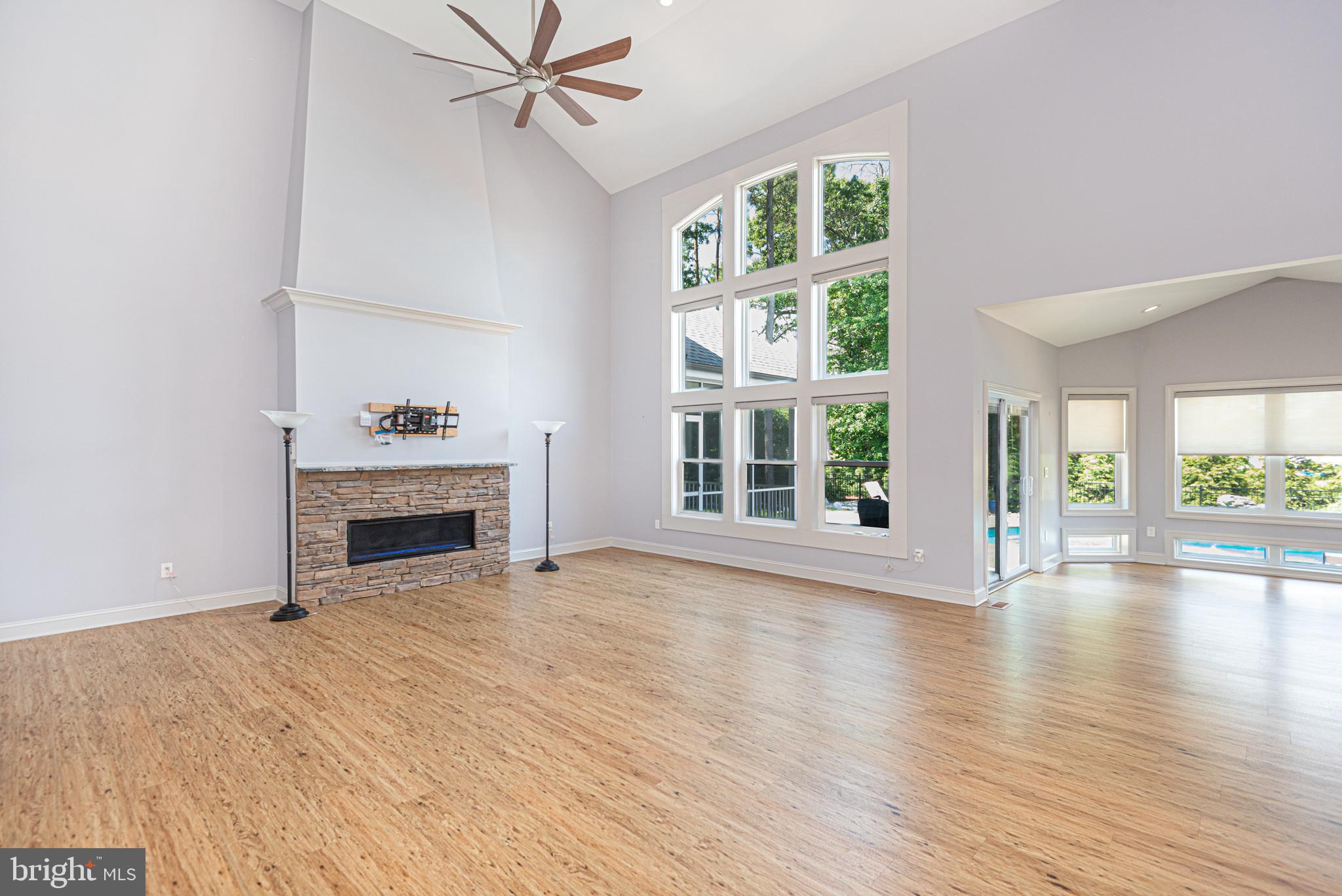 KINGSTON RIDGE - Residential