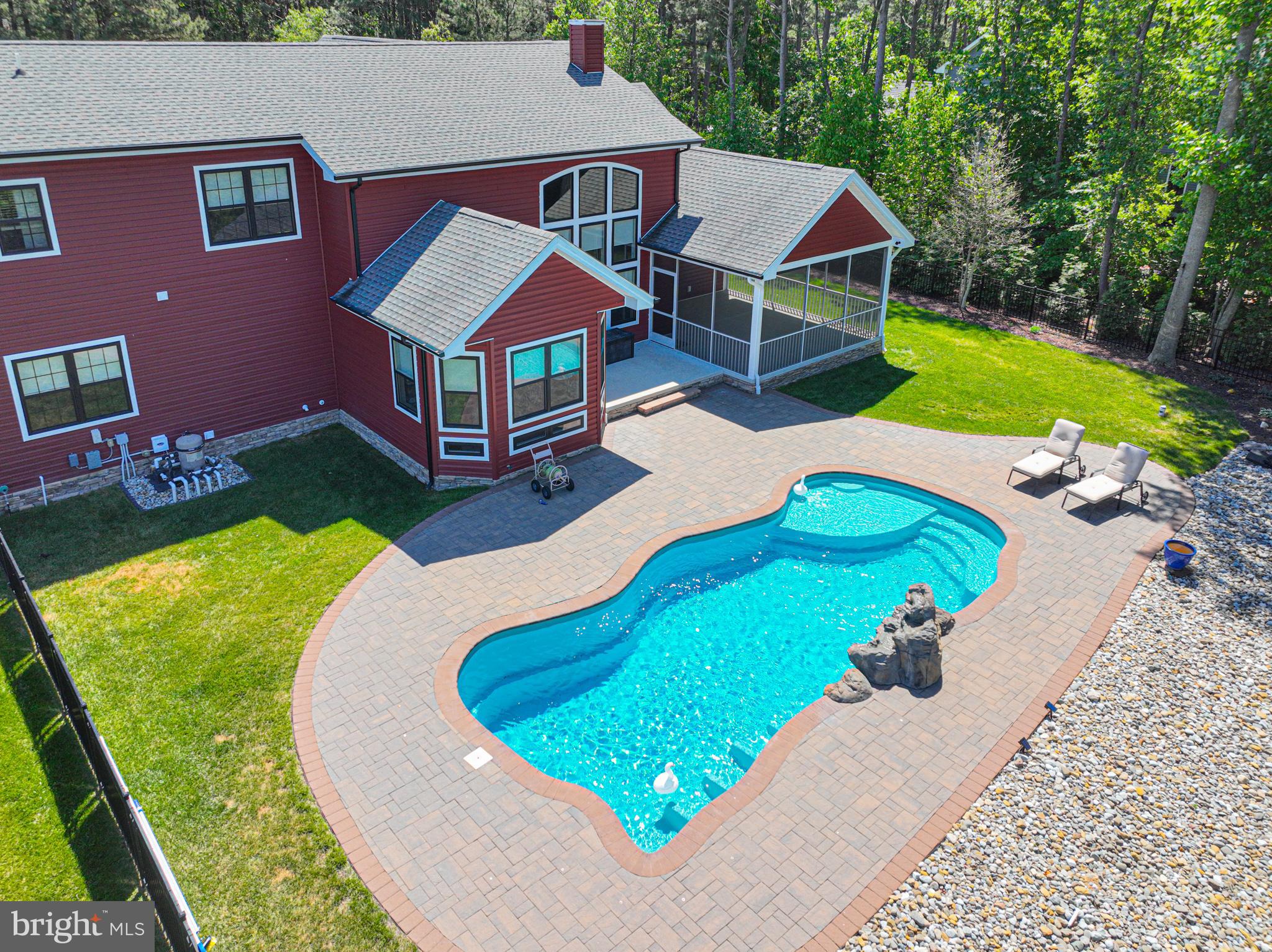 KINGSTON RIDGE - Residential