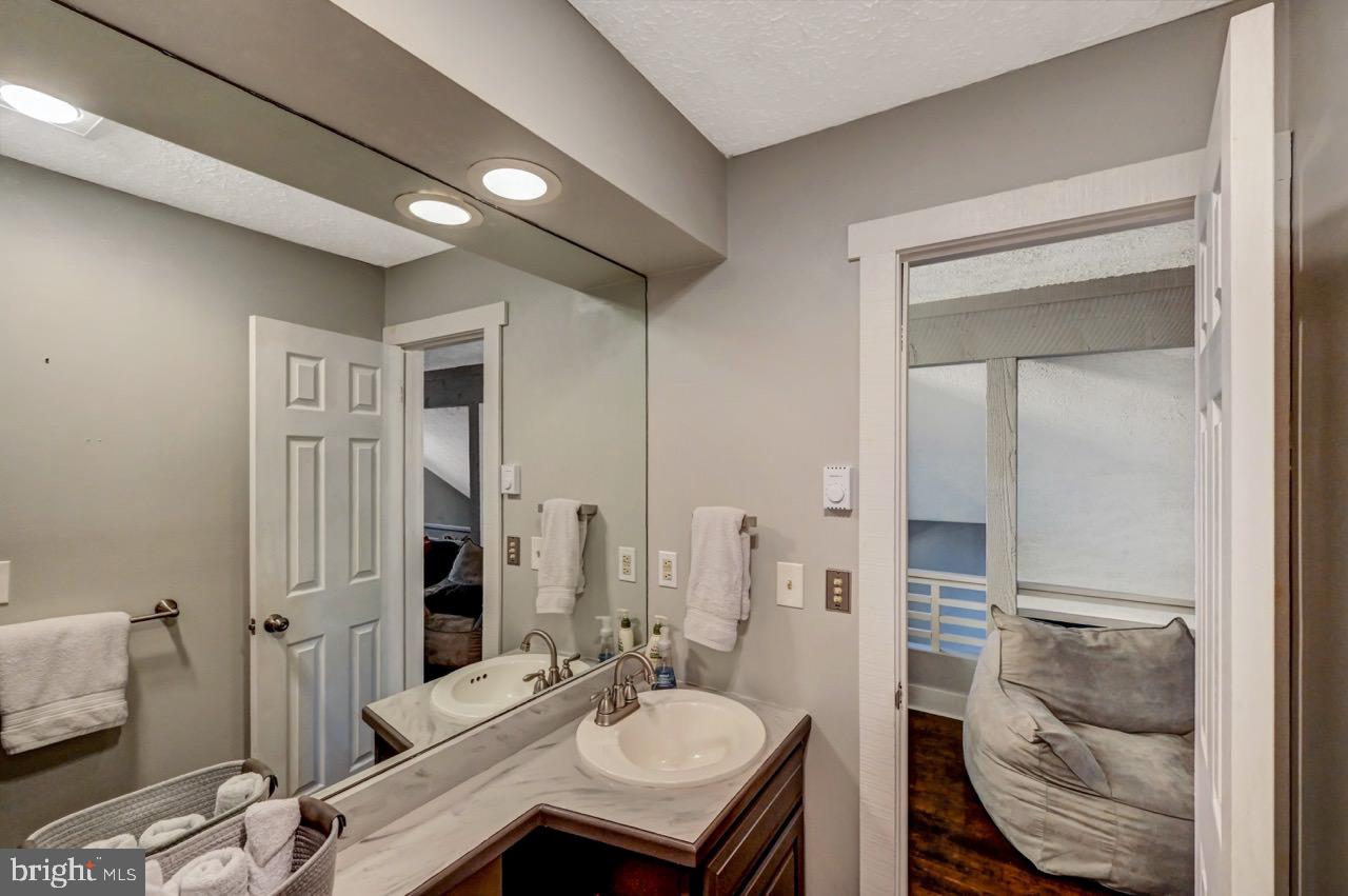 SNOW RIDGE VILLAGE - Residential