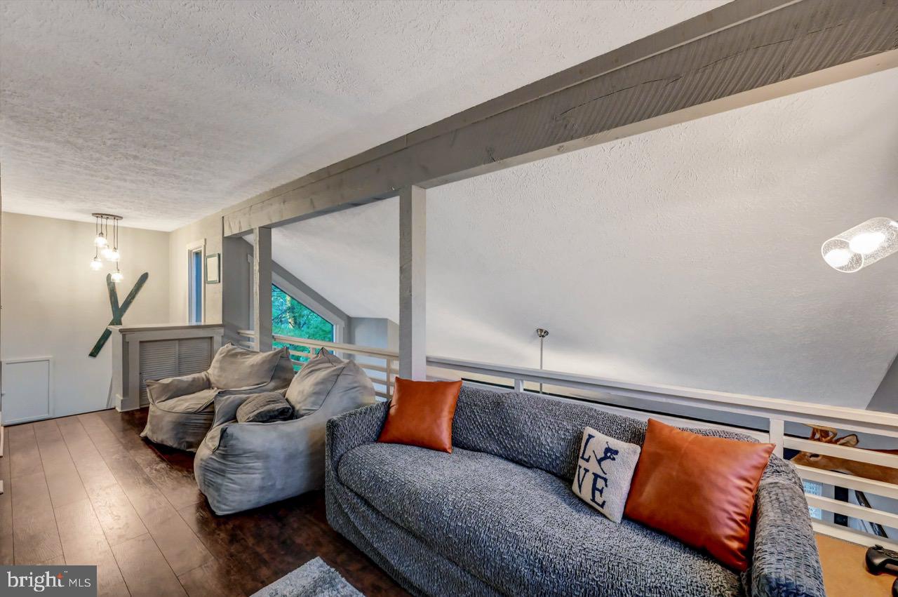 SNOW RIDGE VILLAGE - Residential