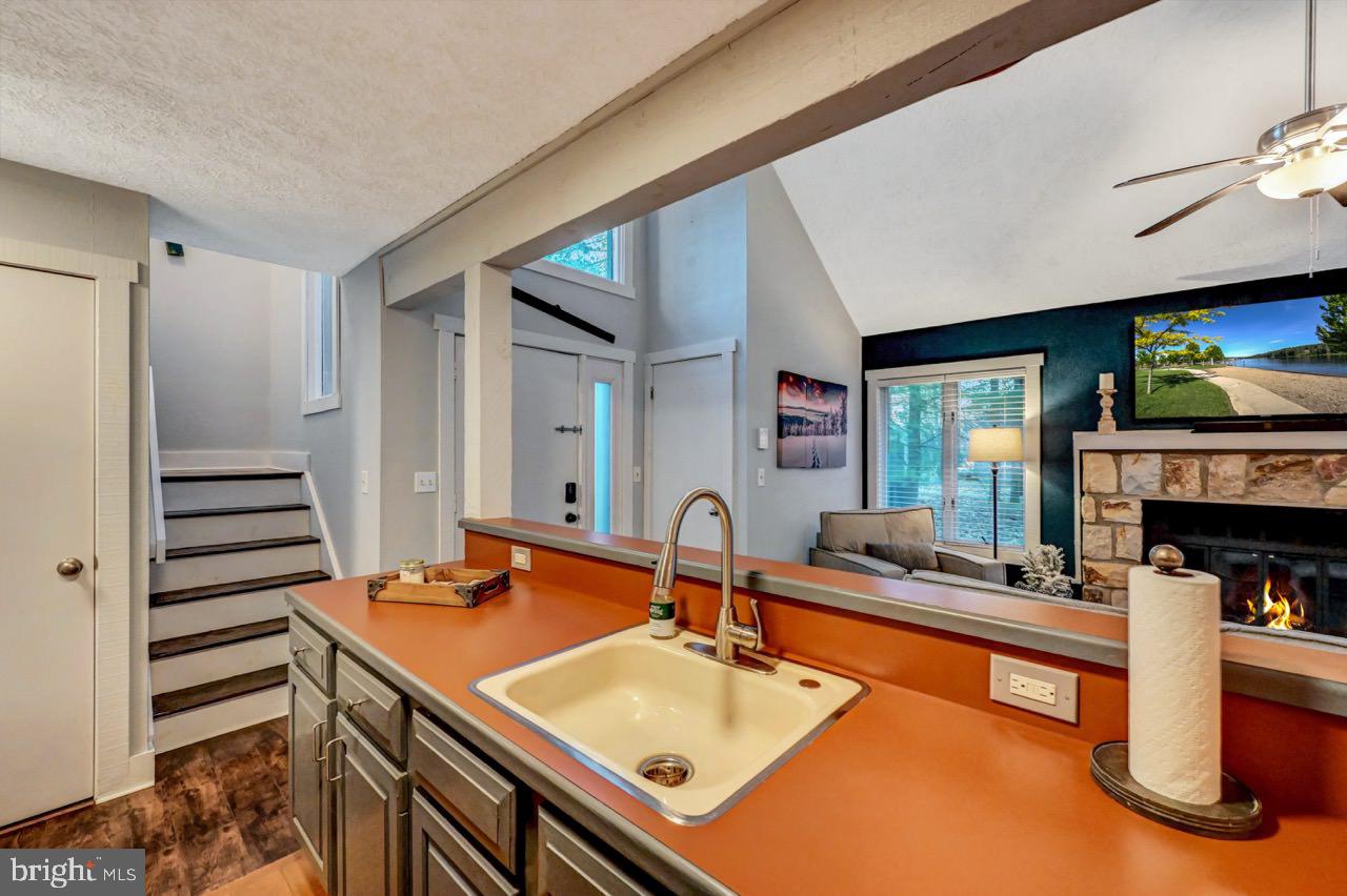 SNOW RIDGE VILLAGE - Residential