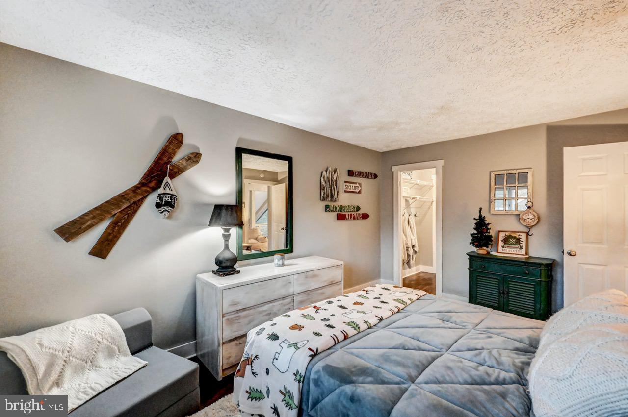 SNOW RIDGE VILLAGE - Residential