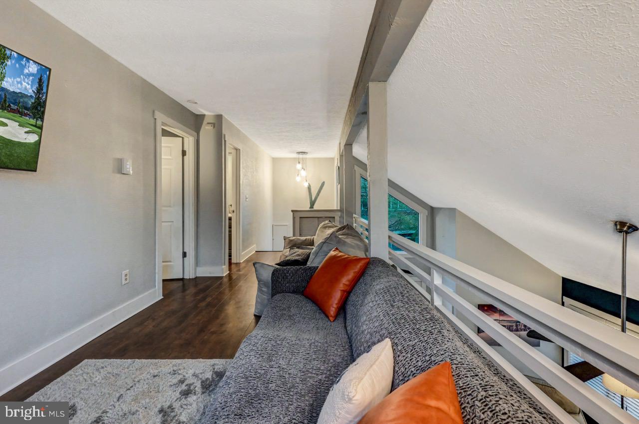 SNOW RIDGE VILLAGE - Residential