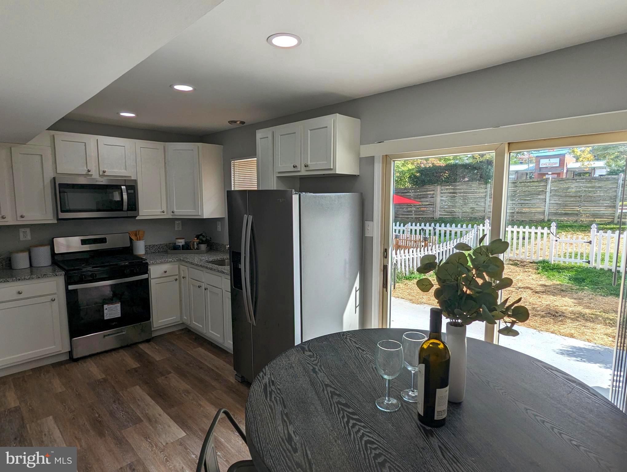 KINGS COURT - Residential