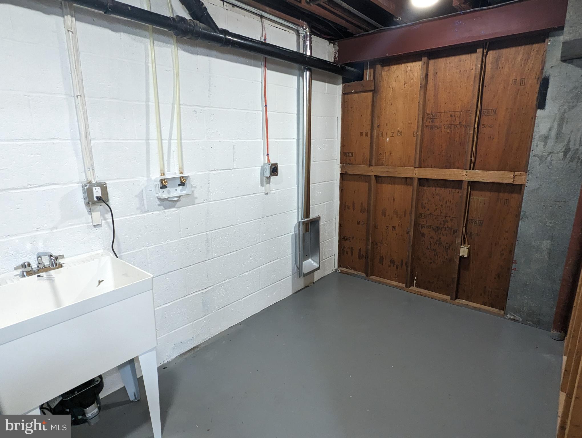 KINGS COURT - Residential