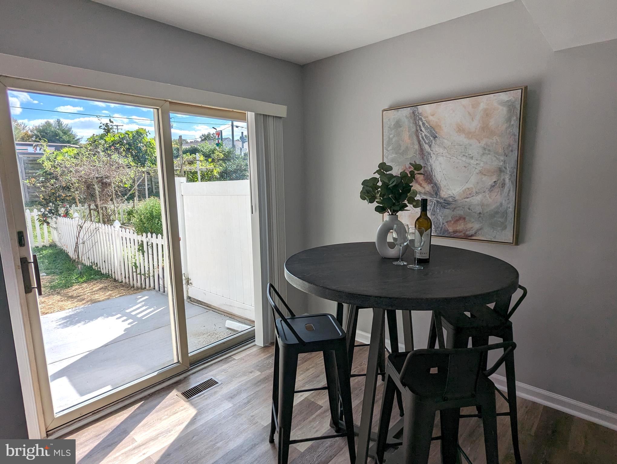 KINGS COURT - Residential