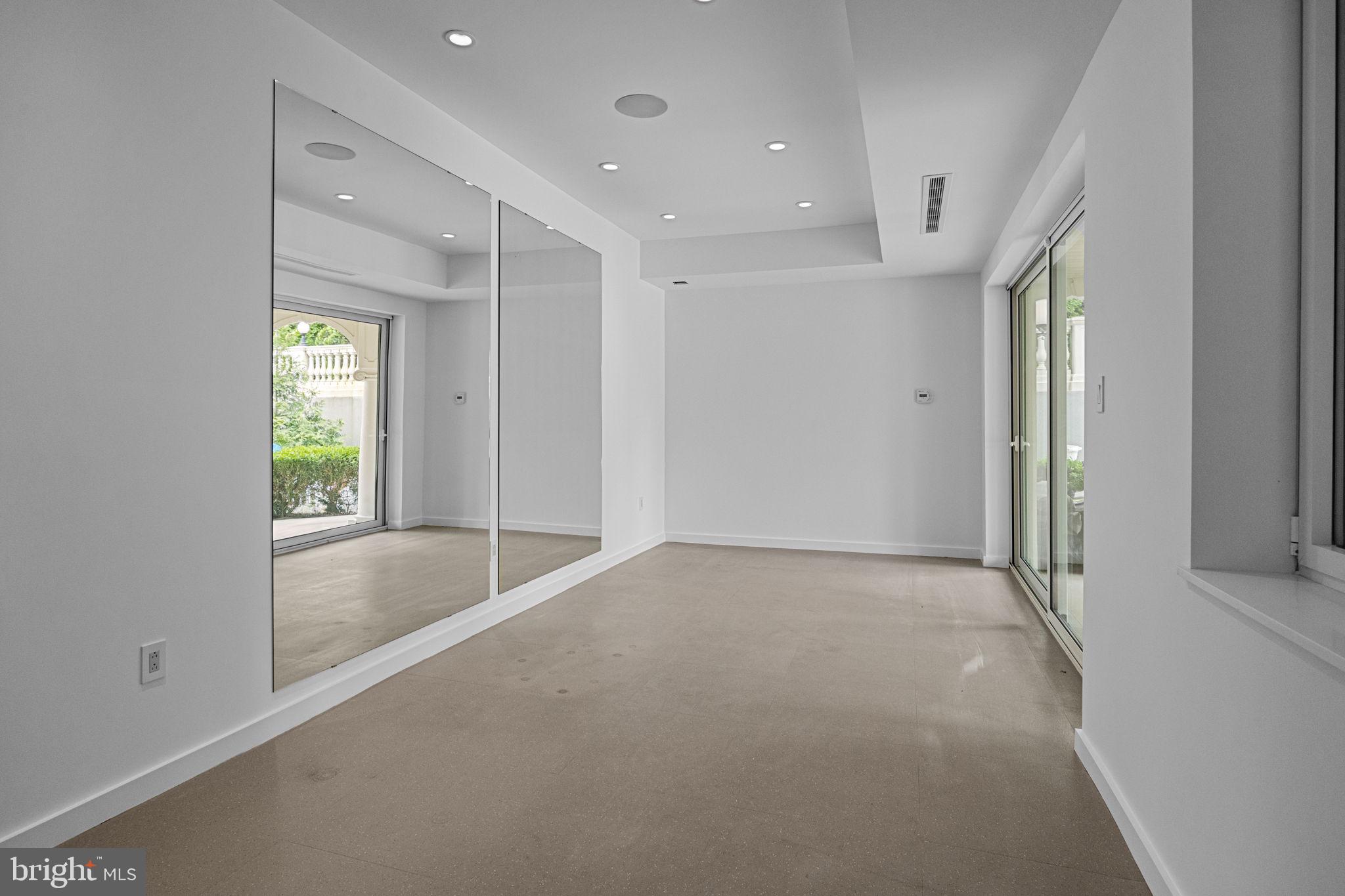 HUNTINGDON VALLEY - Residential