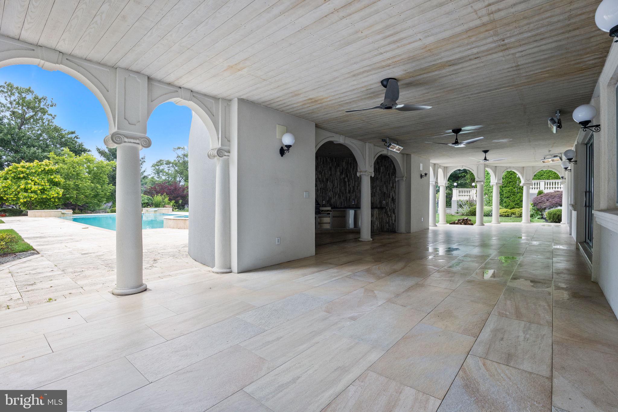 HUNTINGDON VALLEY - Residential