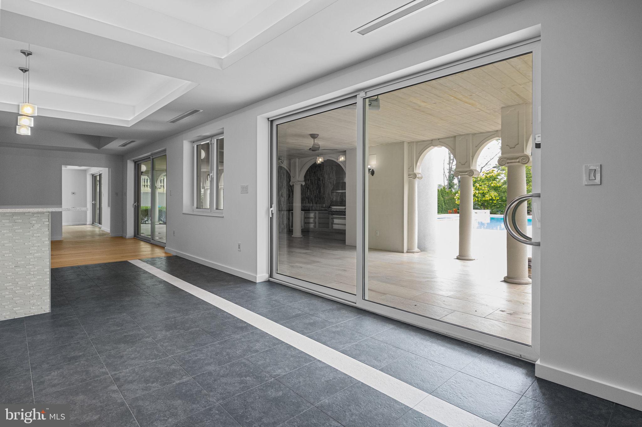 HUNTINGDON VALLEY - Residential