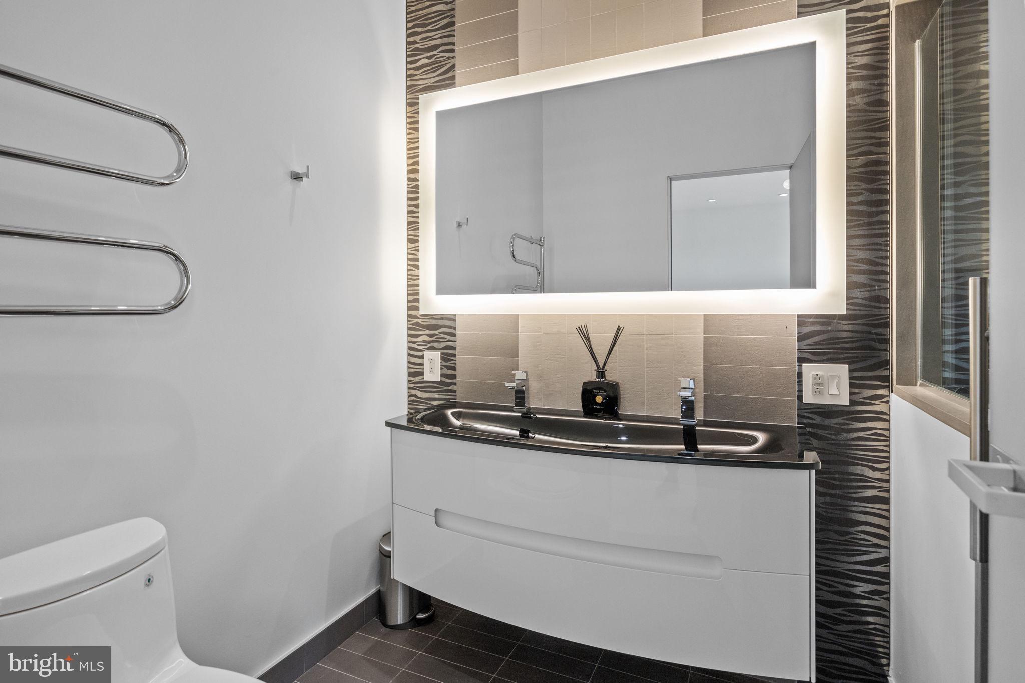 HUNTINGDON VALLEY - Residential