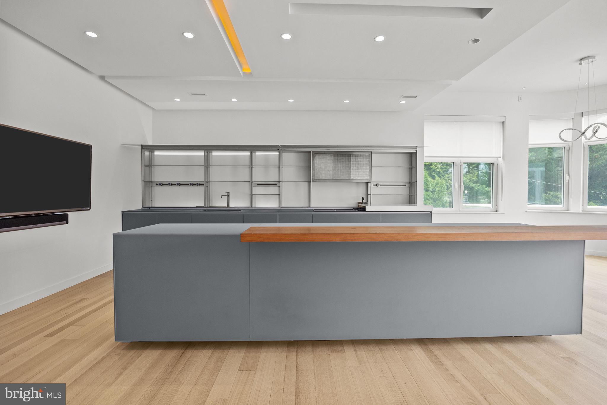 HUNTINGDON VALLEY - Residential