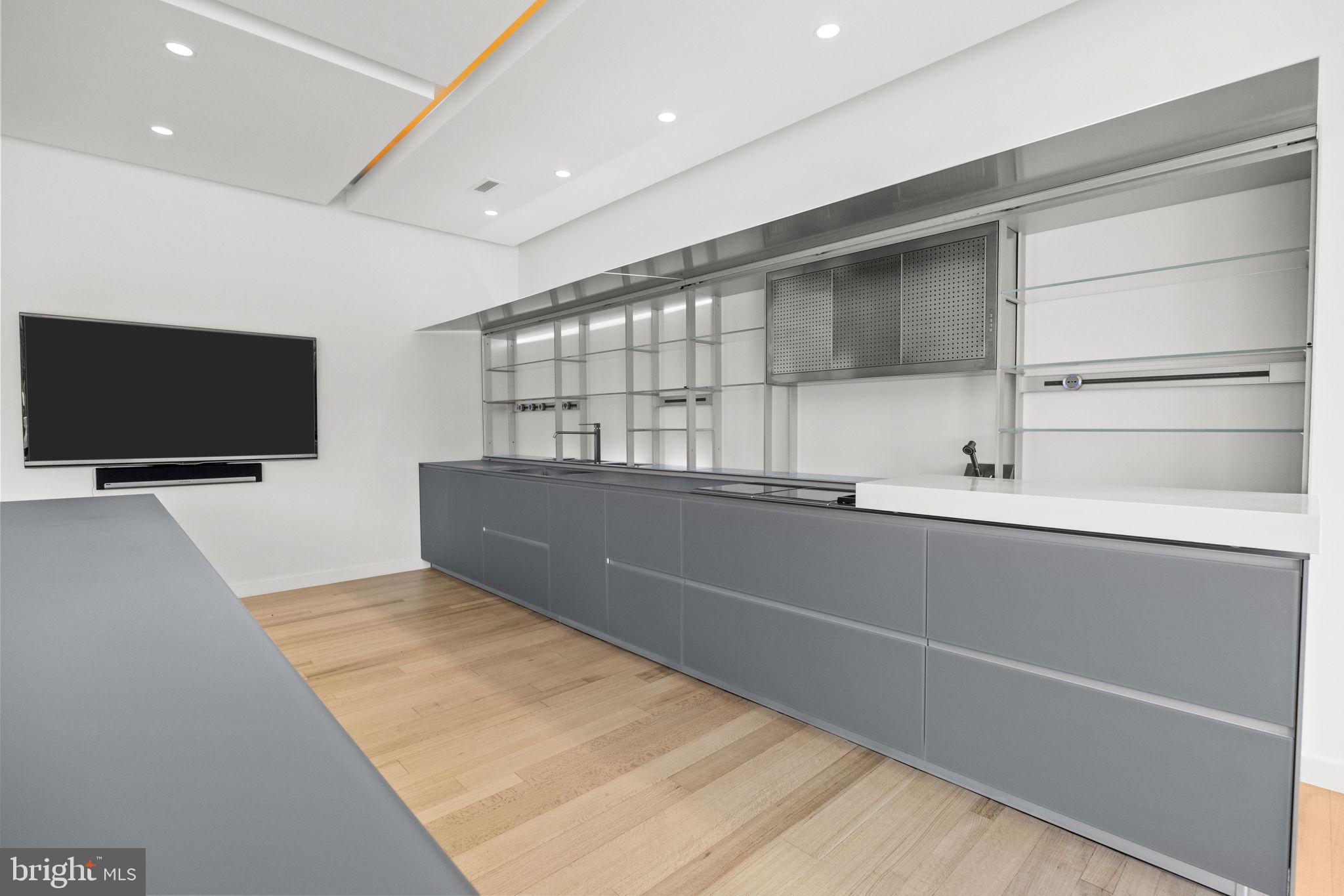 HUNTINGDON VALLEY - Residential