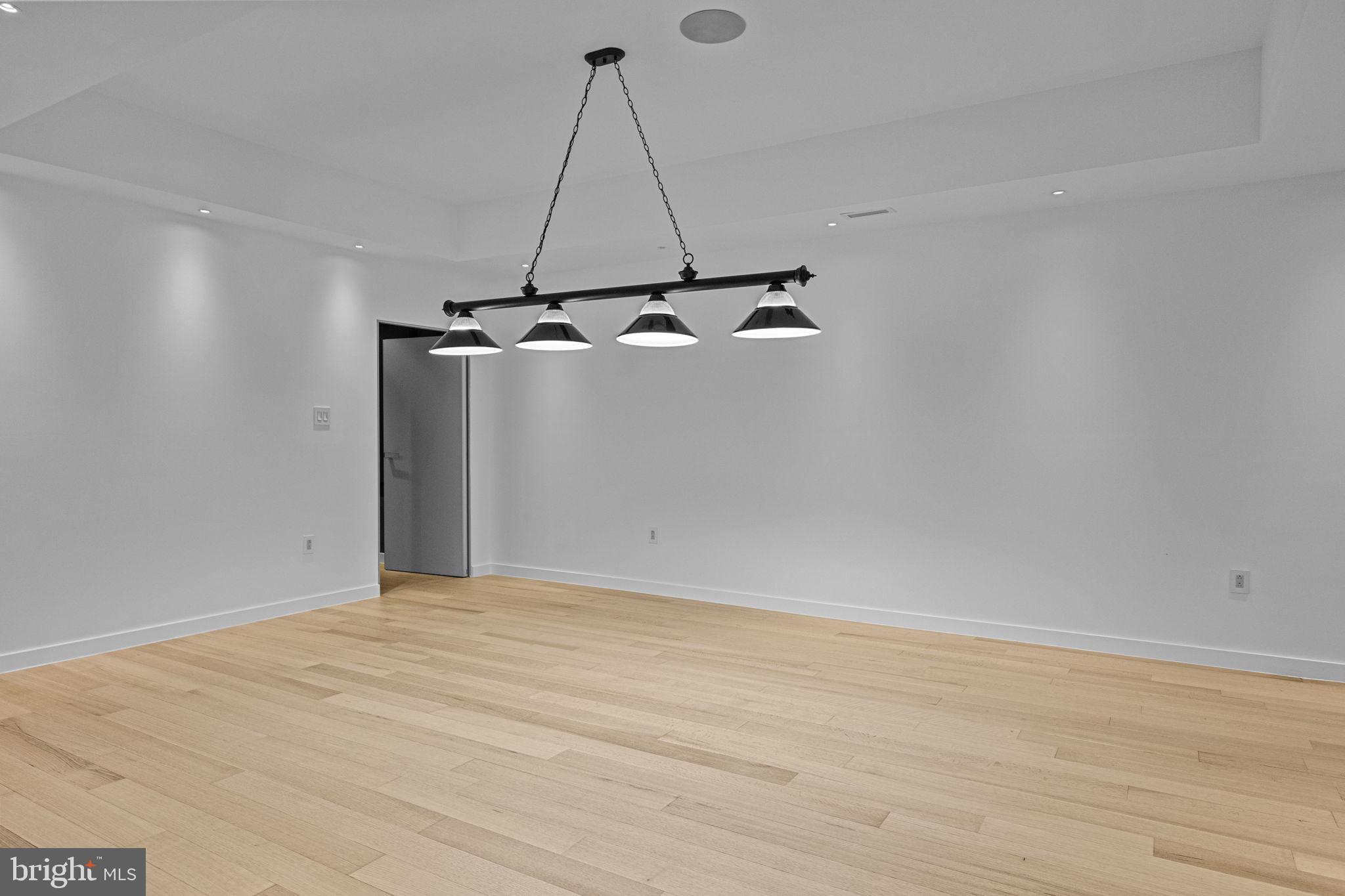 HUNTINGDON VALLEY - Residential