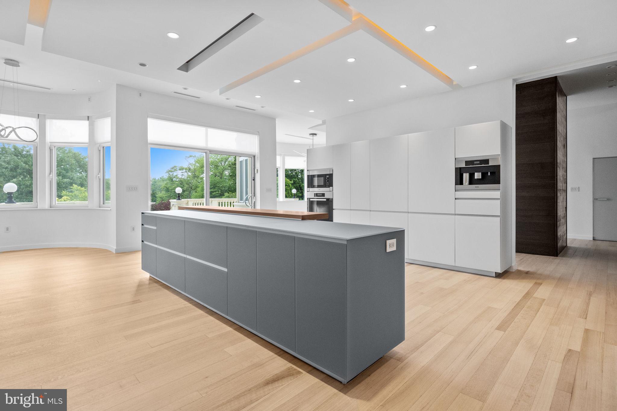 HUNTINGDON VALLEY - Residential