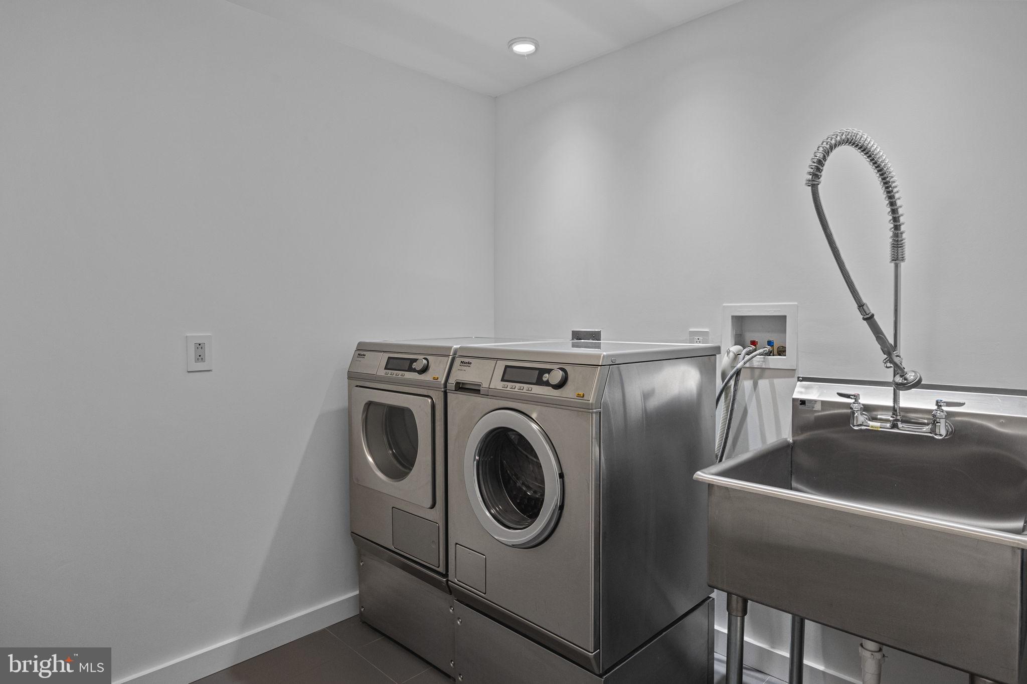 HUNTINGDON VALLEY - Residential