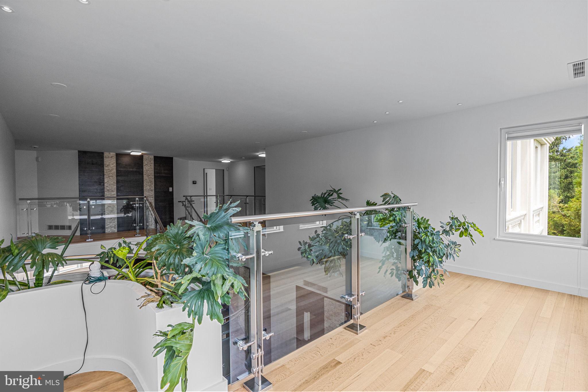 HUNTINGDON VALLEY - Residential