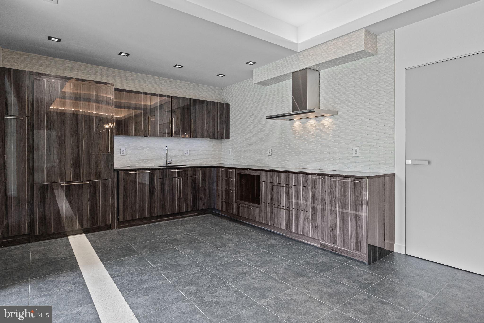 HUNTINGDON VALLEY - Residential