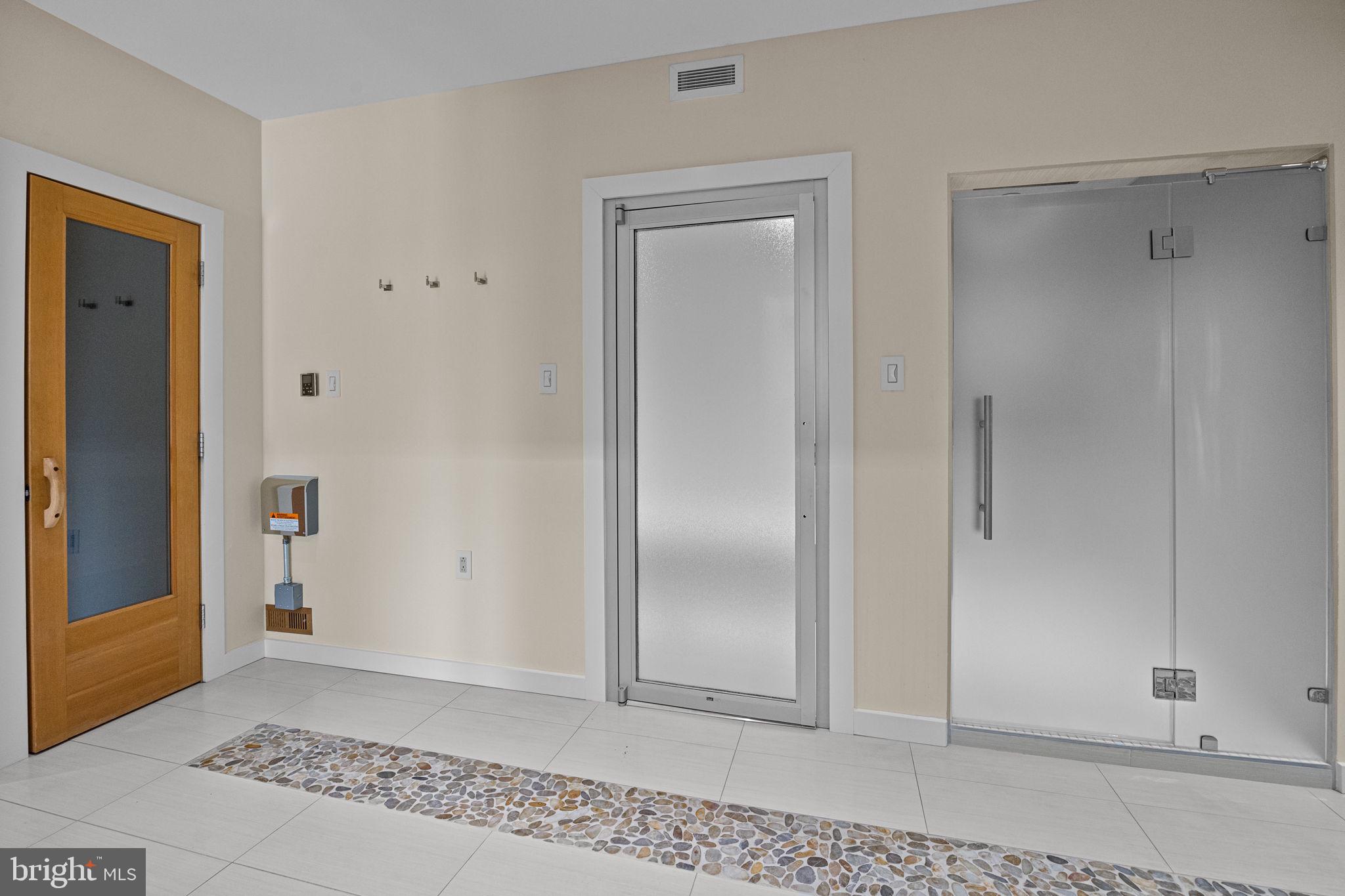 HUNTINGDON VALLEY - Residential