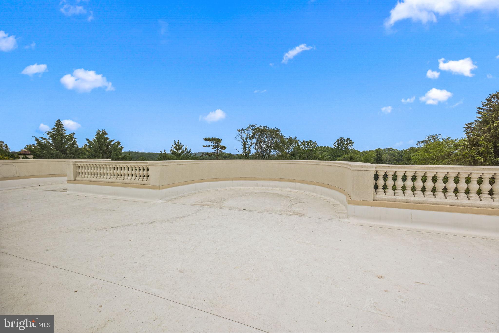 HUNTINGDON VALLEY - Residential