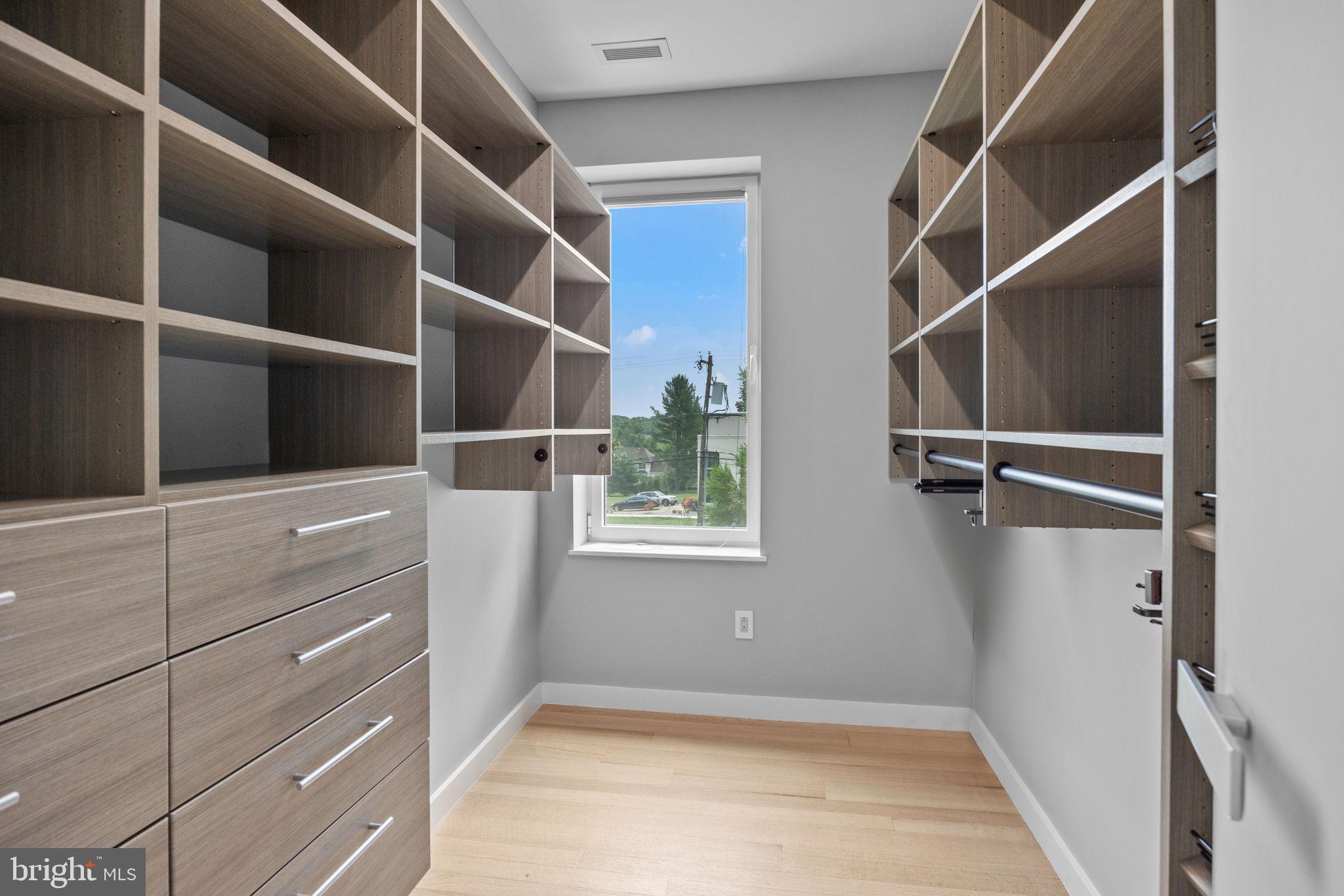 HUNTINGDON VALLEY - Residential