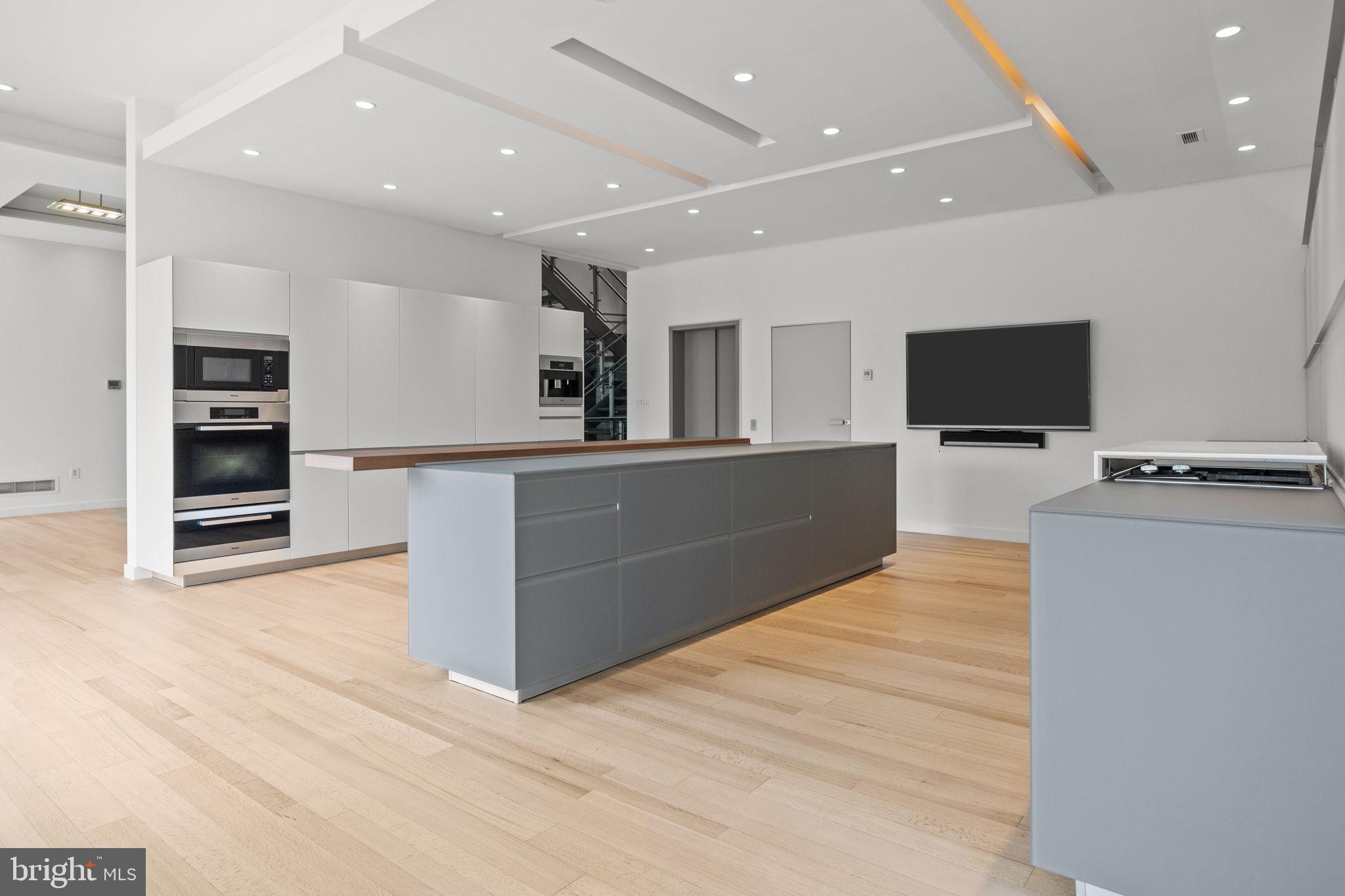 HUNTINGDON VALLEY - Residential