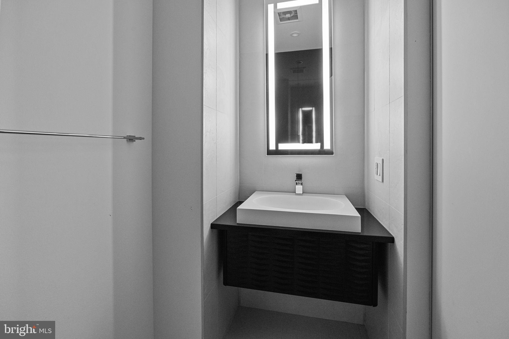 HUNTINGDON VALLEY - Residential