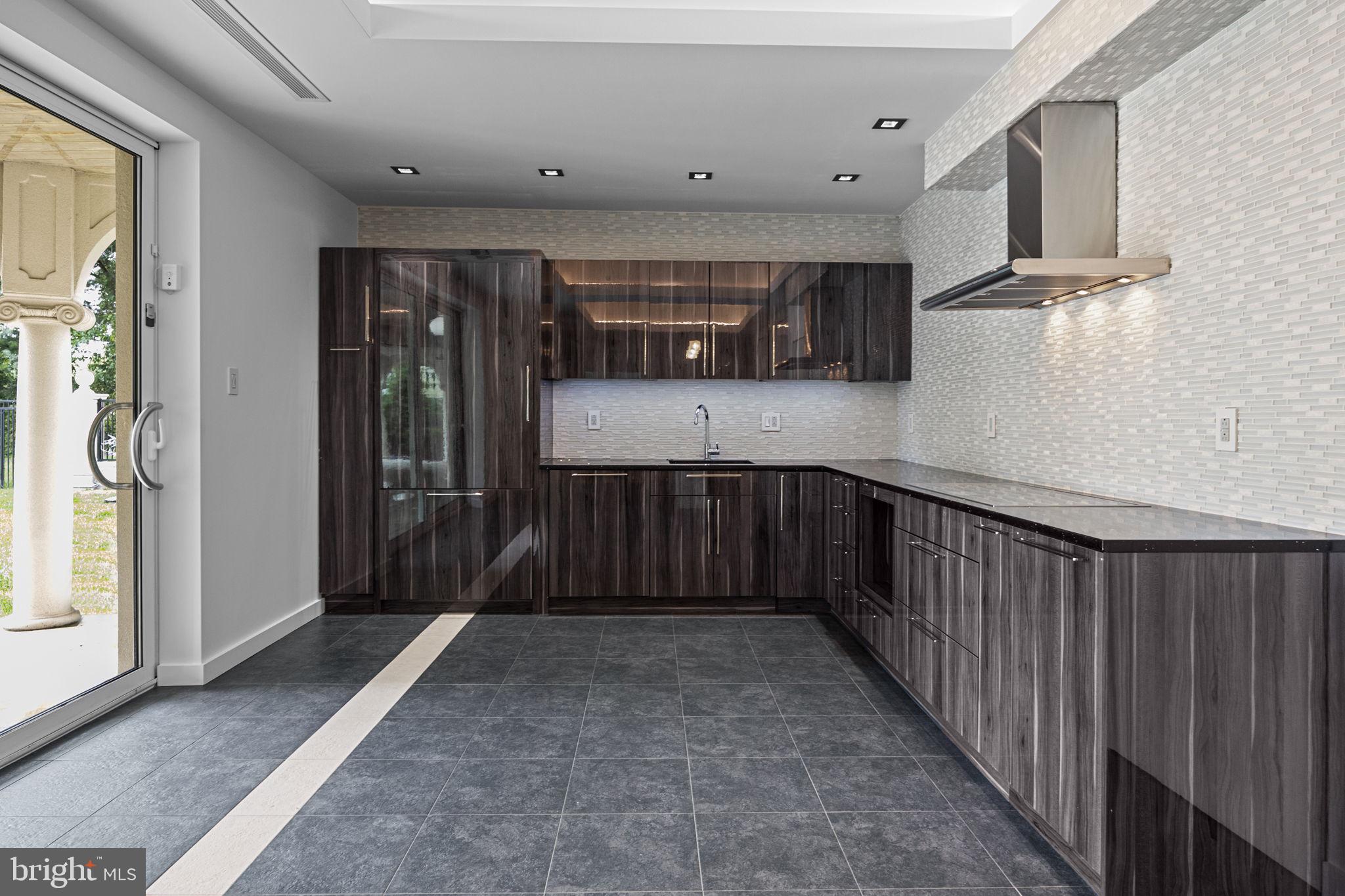 HUNTINGDON VALLEY - Residential