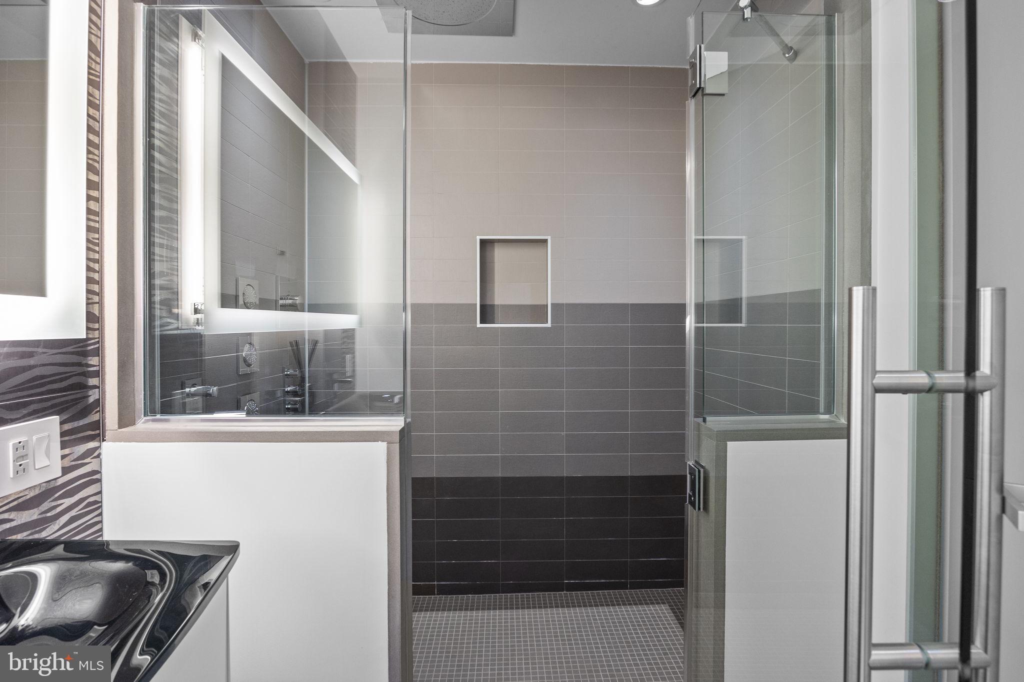 HUNTINGDON VALLEY - Residential